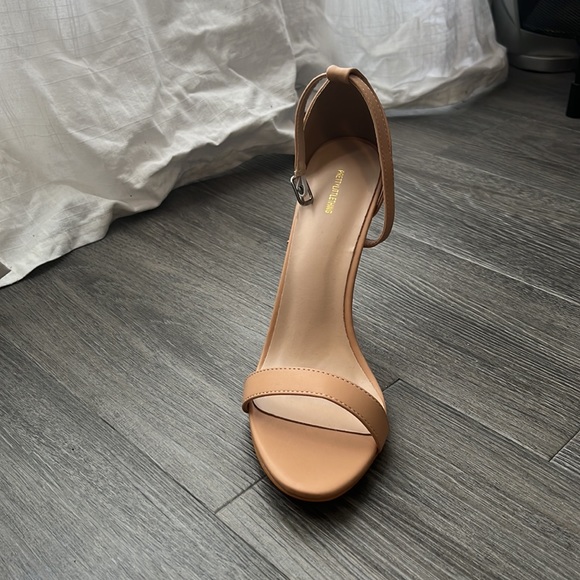 Dark nude strappy heel - Picture 3 of 3